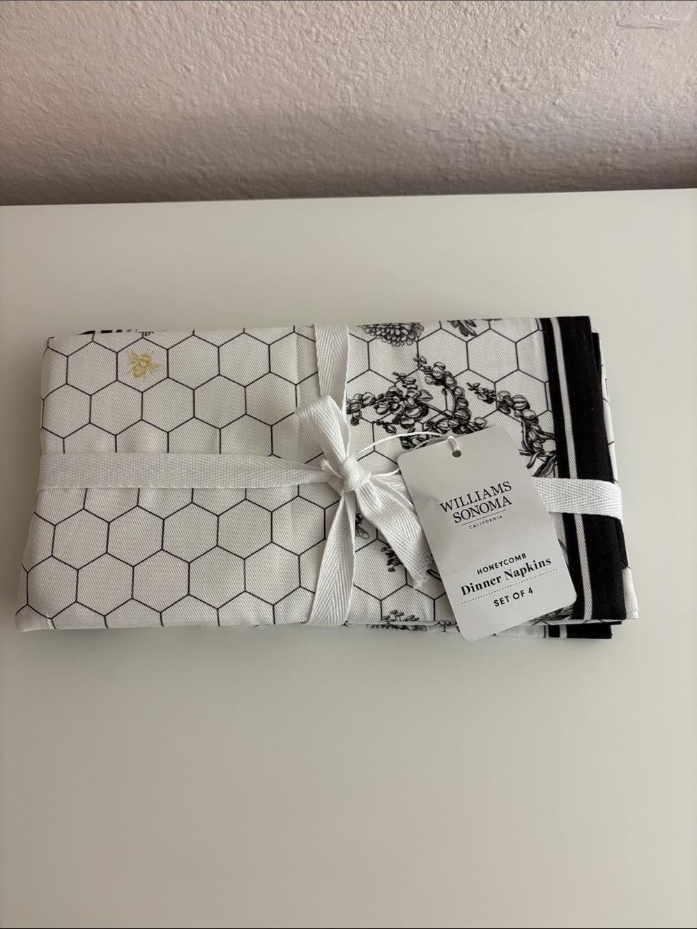 Williams Sonoma Black and White Honeycomb & Floral Dinner Napkins